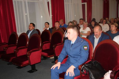 В Нурлате жители мкр. Центральный встретились с руководством района
