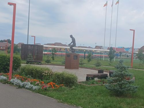 Дамир Ишкинеев проверил чистоту в парках и дворах Нурлата