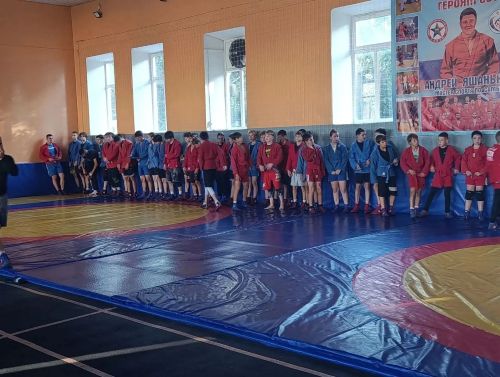 Самбисты из Нурлата проходят сборы «Старт сезона» в Димитровграде