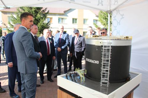 День Республики, День города и День нефтяника в Нурлате начались с церемонии награждения