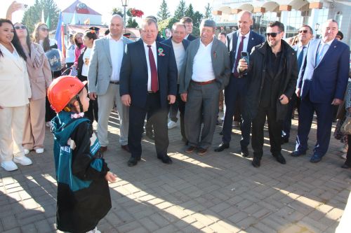 День Республики, День города и День нефтяника в Нурлате начались с церемонии награждения