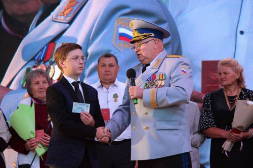 День Республики, День города и День нефтяника в Нурлате начались с церемонии награждения