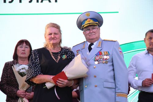 День Республики, День города и День нефтяника в Нурлате начались с церемонии награждения