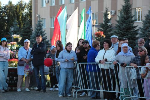 День Республики, День города и День нефтяника в Нурлате начались с церемонии награждения