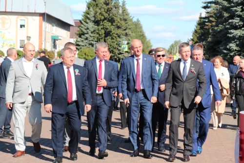 День Республики, День города и День нефтяника в Нурлате начались с церемонии награждения