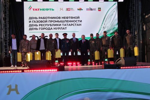 День Республики, День города и День нефтяника в Нурлате начались с церемонии награждения
