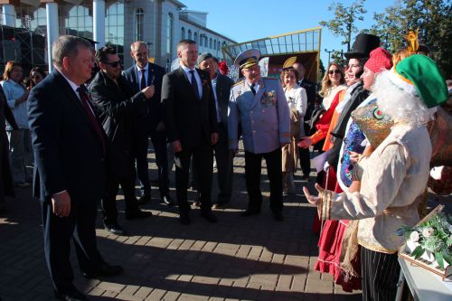 День Республики, День города и День нефтяника в Нурлате начались с церемонии награждения