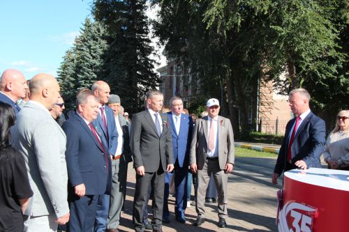 День Республики, День города и День нефтяника в Нурлате начались с церемонии награждения