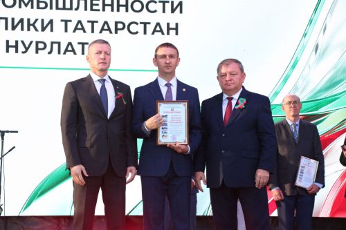 День Республики, День города и День нефтяника в Нурлате начались с церемонии награждения
