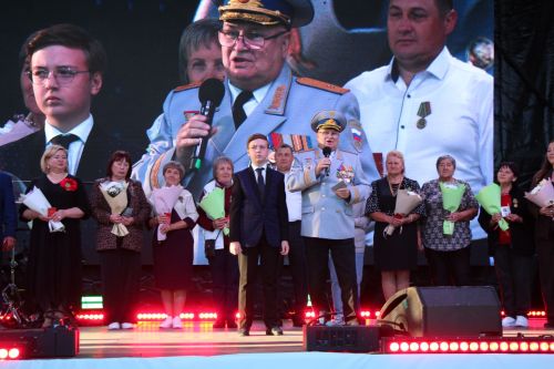 День Республики, День города и День нефтяника в Нурлате начались с церемонии награждения