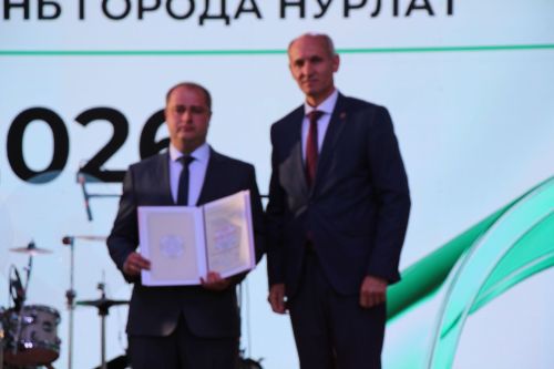 День Республики, День города и День нефтяника в Нурлате начались с церемонии награждения