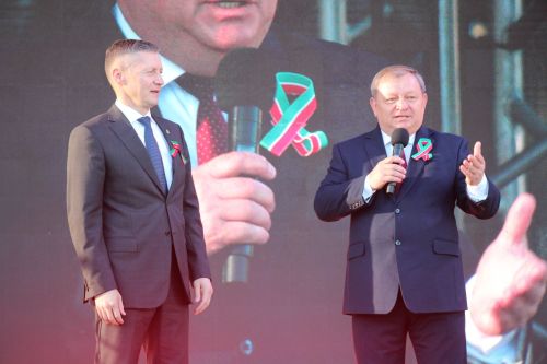 День Республики, День города и День нефтяника в Нурлате начались с церемонии награждения