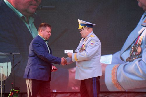 День Республики, День города и День нефтяника в Нурлате начались с церемонии награждения