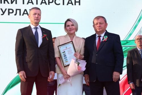 День Республики, День города и День нефтяника в Нурлате начались с церемонии награждения
