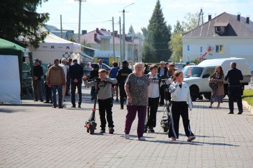 День Республики, День города и День нефтяника в Нурлате начались с церемонии награждения