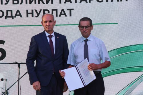 День Республики, День города и День нефтяника в Нурлате начались с церемонии награждения