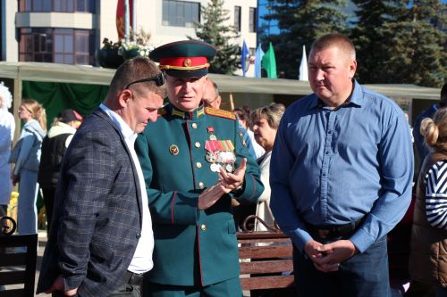 День Республики, День города и День нефтяника в Нурлате начались с церемонии награждения