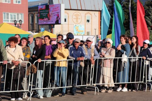 День Республики, День города и День нефтяника в Нурлате начались с церемонии награждения