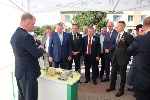 День Республики, День города и День нефтяника в Нурлате начались с церемонии награждения