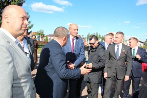 День Республики, День города и День нефтяника в Нурлате начались с церемонии награждения