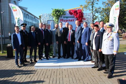 День Республики, День города и День нефтяника в Нурлате начались с церемонии награждения
