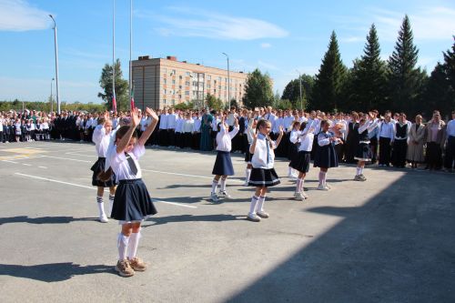 В Нурлате открыли школу № 4 с участием главы района и министра