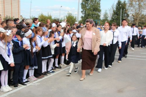 В Нурлате открыли школу № 4 с участием главы района и министра