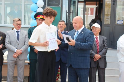 В Нурлате открыли школу № 4 с участием главы района и министра