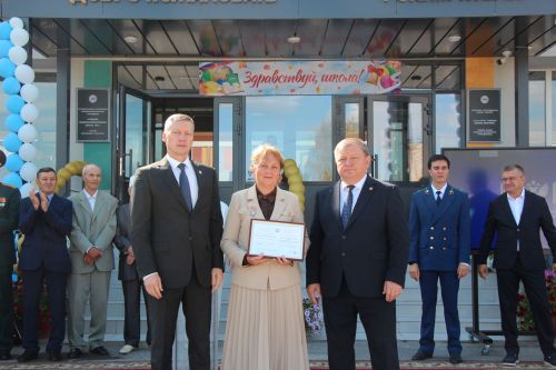 В Нурлате открыли школу № 4 с участием главы района и министра