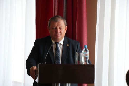 Собрание трудового коллектива Нурлатской ЦРБ прошла с участием министра и депутата