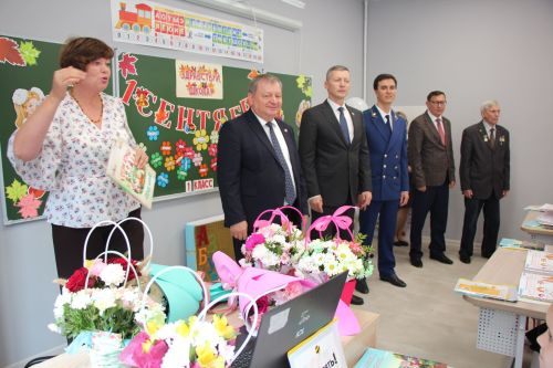 В Нурлате открыли школу № 4 с участием главы района и министра