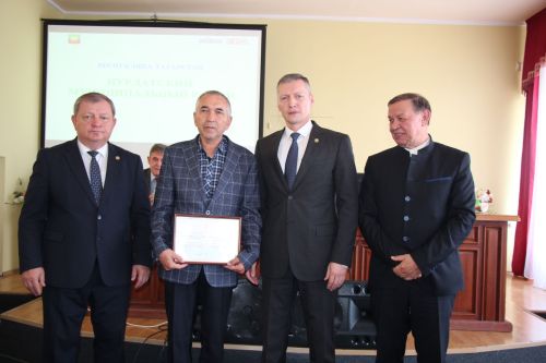 Собрание трудового коллектива Нурлатской ЦРБ прошла с участием министра и депутата