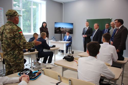 В Нурлате открыли школу № 4 с участием главы района и министра