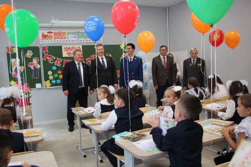 В Нурлате открыли школу № 4 с участием главы района и министра