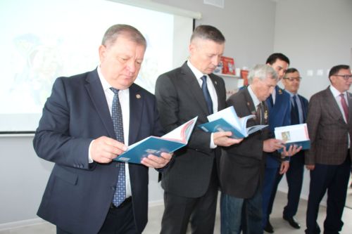 В Нурлате открыли школу № 4 с участием главы района и министра