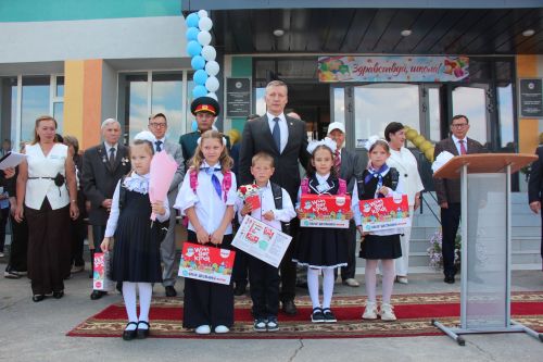 В Нурлате открыли школу № 4 с участием главы района и министра