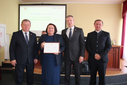 Собрание трудового коллектива Нурлатской ЦРБ прошла с участием министра и депутата