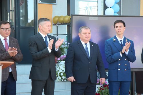В Нурлате открыли школу № 4 с участием главы района и министра