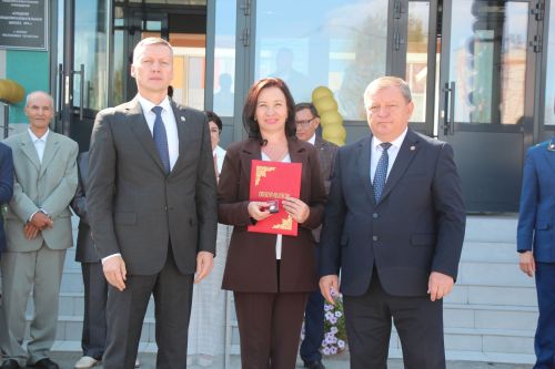 В Нурлате открыли школу № 4 с участием главы района и министра