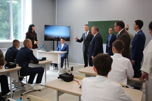 В Нурлате открыли школу № 4 с участием главы района и министра