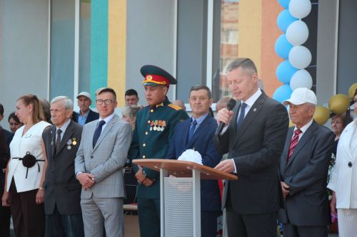 В Нурлате открыли школу № 4 с участием главы района и министра