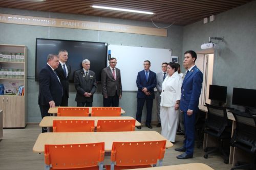 В Нурлате открыли школу № 4 с участием главы района и министра
