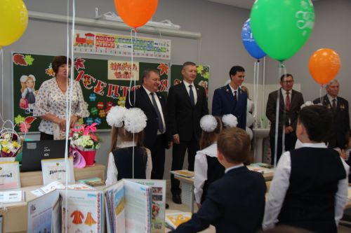 В Нурлате открыли школу № 4 с участием главы района и министра