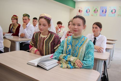 В Нурлате открыли школу № 4 с участием главы района и министра