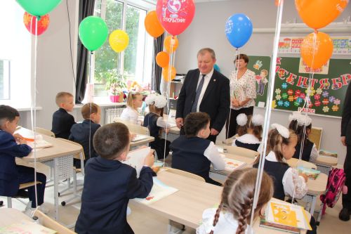 В Нурлате открыли школу № 4 с участием главы района и министра
