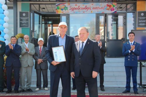 В Нурлате открыли школу № 4 с участием главы района и министра