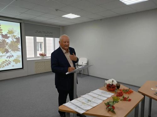 Центральная библиотека Нурлата возобновила поэтические встречи