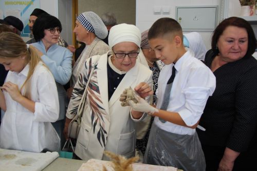 В Нурлате торжественно открыли мемориальную доску памяти Алмаза Ахметшина