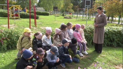 Малыши детского сада “Елочка” рассказали, каким должен быть воспитатель