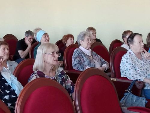 В Нурлате прошел творческий вечер «Бархатный возраст — не осень души»